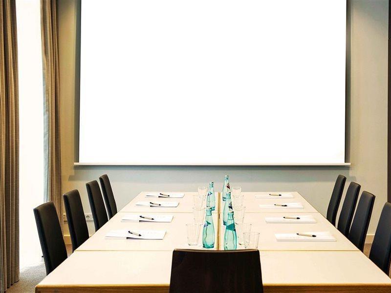 Апарт-отель Citadines Centre Frankfurt 4*